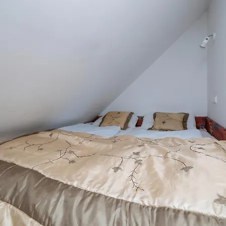Apartment With A View Of The Bay By Renters