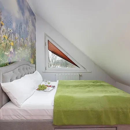 Apartment With A View Of The Bay By Renters